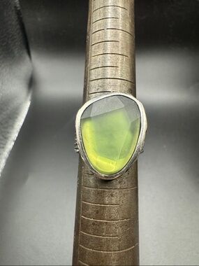 Silpada Green Teardrop Glass Ring in Sterling size 7